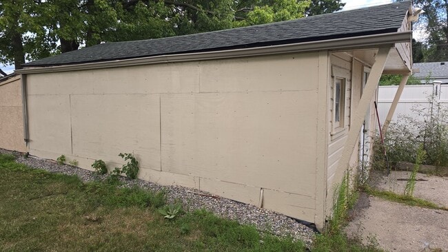 Building Photo - 434 Gallup St