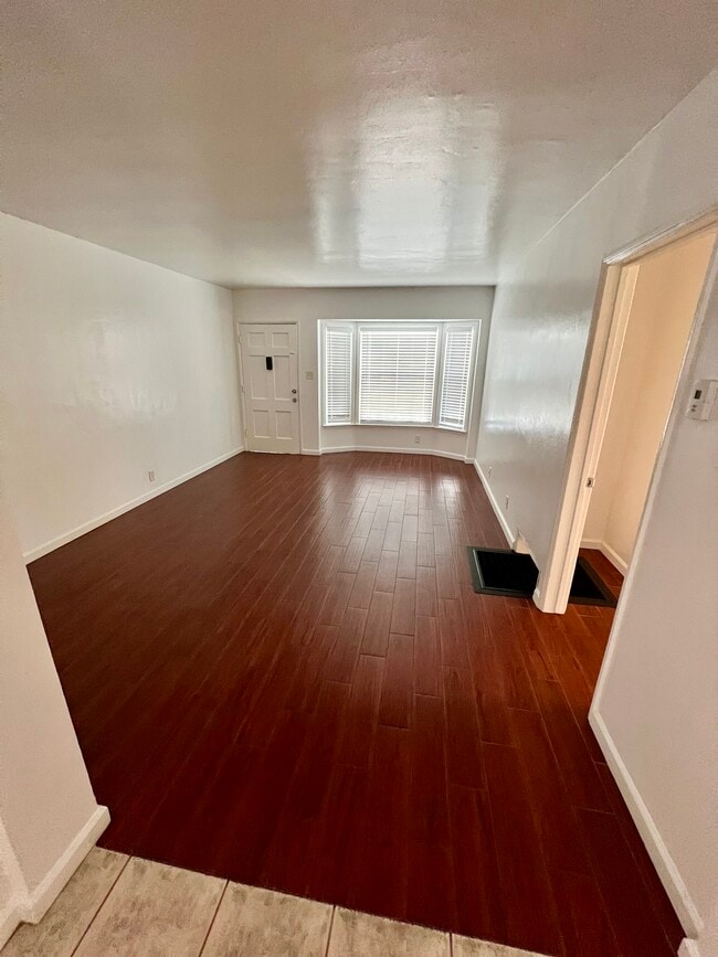 Building Photo - 1809 S Orange Dr