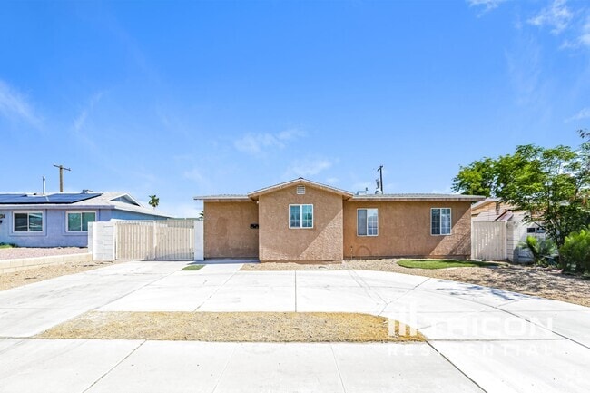 Building Photo - 6112 Granada Cir