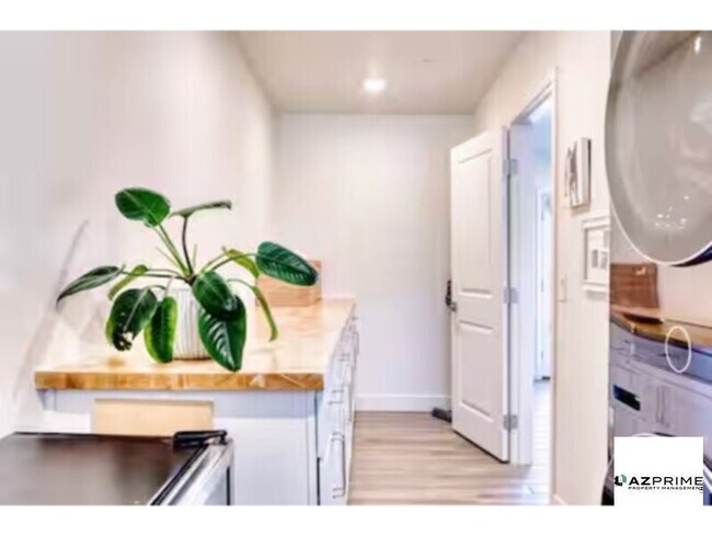Foto del edificio - Gorgeous 4/2 Scottsdale Oasis with Pool, H...