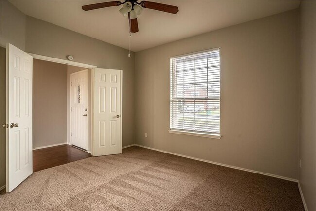 Foto del edificio - 12805 Wooly Bucket Cove