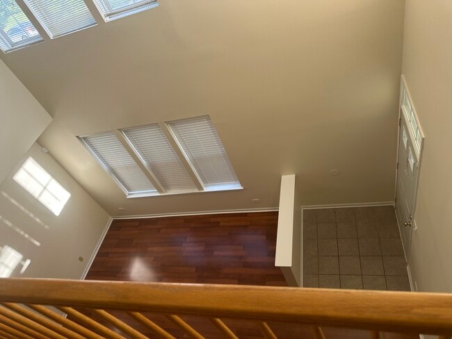 Foto del edificio - 2898 Falling Waters Dr
