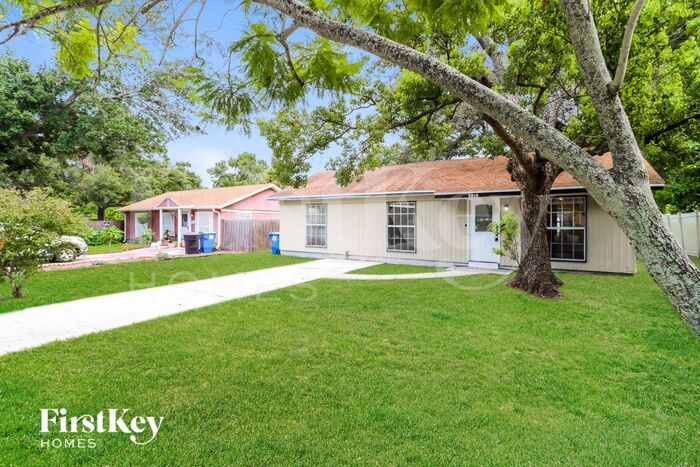 Foto principal - 3819 17th Ave S