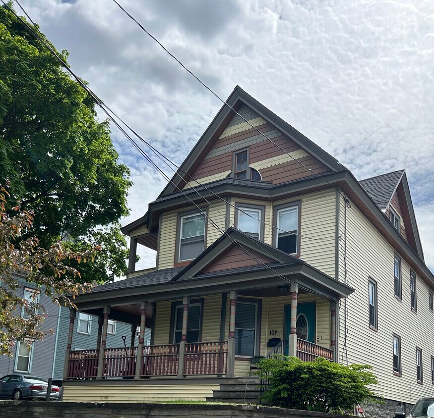 Foto principal - 104 S Lowell Ave