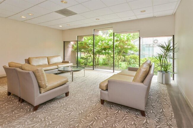 Foto del edificio - 4 Martine Ave