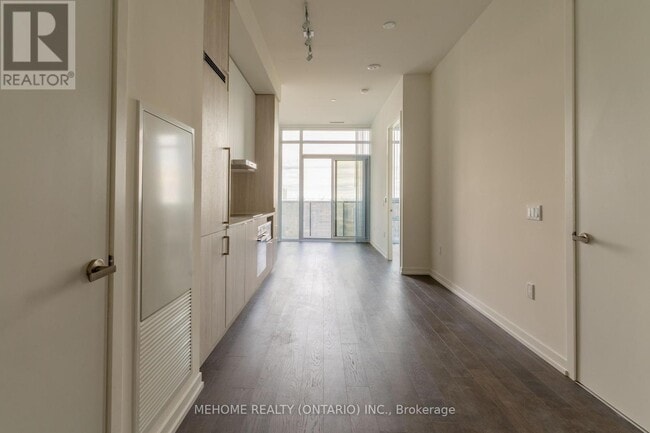 Building Photo - 138-PH138 Downes St