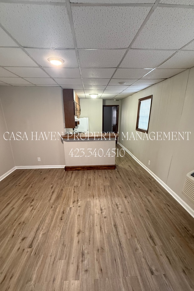 Building Photo - Modern 1 Bed 1 Bath - Pet Friendly!