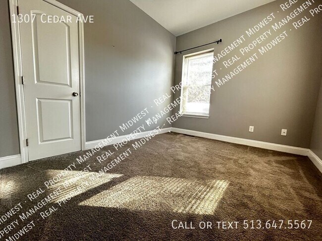 Foto del edificio - 1307 Cedar Ave