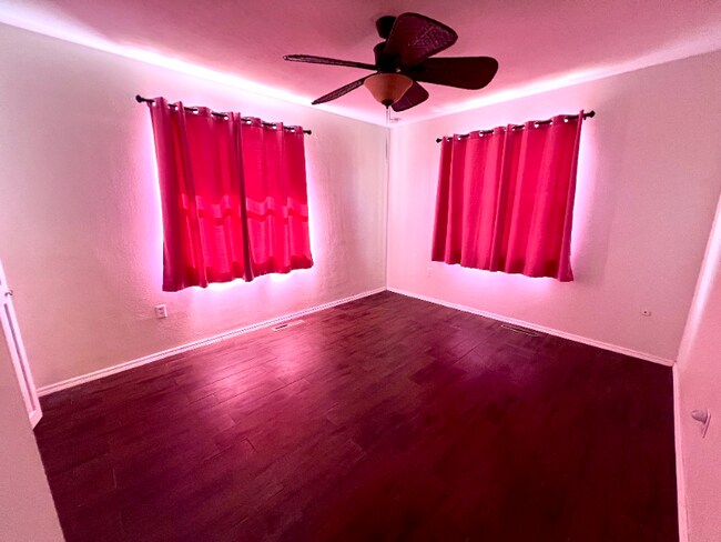 Foto del edificio - 2540 Sistina St