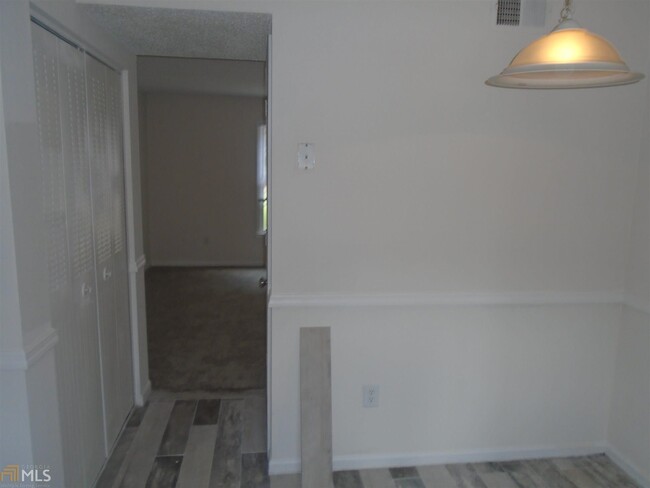 Building Photo - 2110 Kings Gate Cir SW