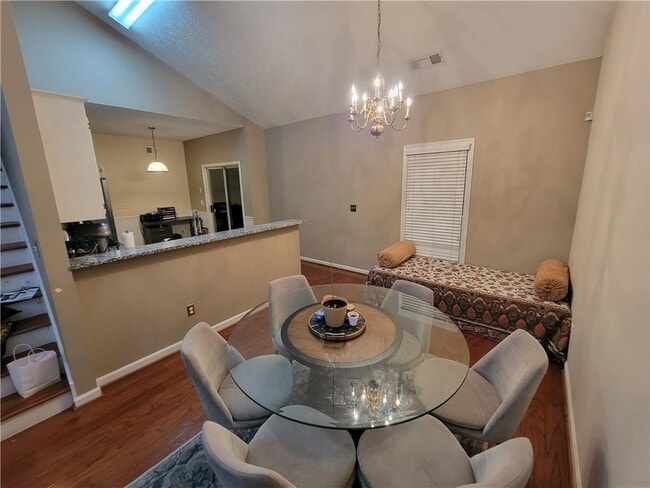 Foto del edificio - 1002 Cedar Trce SW