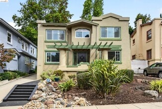 Building Photo - 846 Mandana Blvd