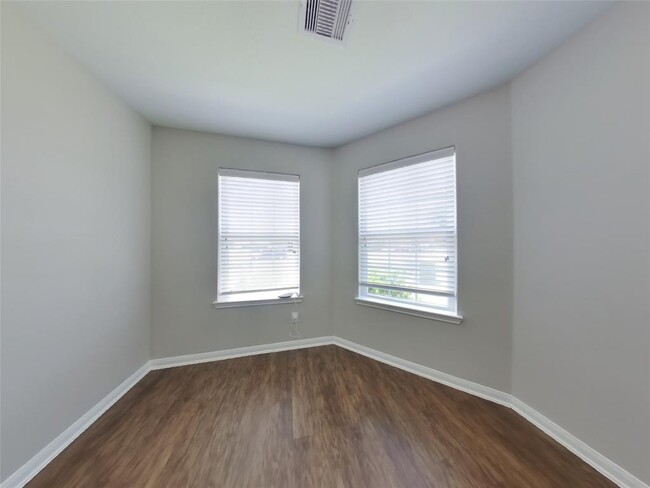 Foto del edificio - 2417 Regatta Ln