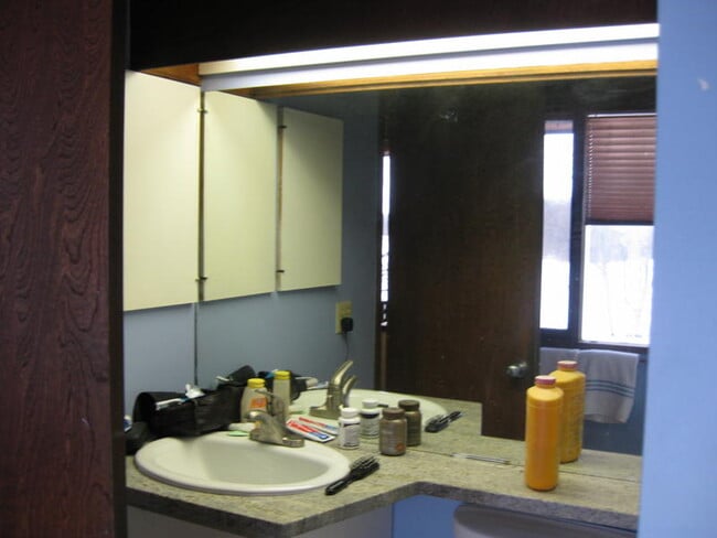 Building Photo - 27 Spruce Ln