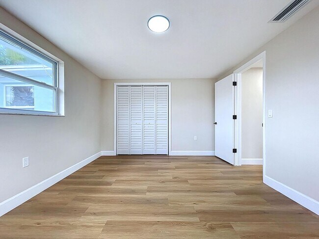 Foto del edificio - 4326 Westwood Dr
