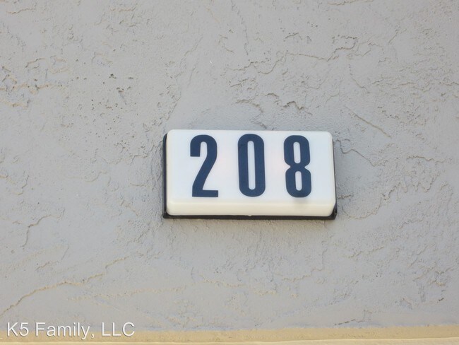 Foto del edificio - 3 br, 2 bath House - 208 Holly Street