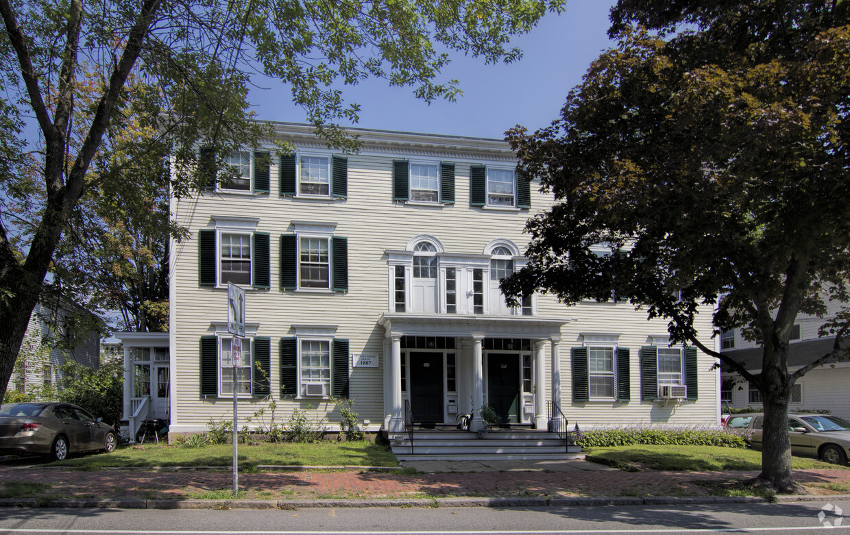 Building Photo - 102 High St
