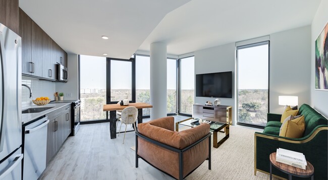 Building Photo - The Holston