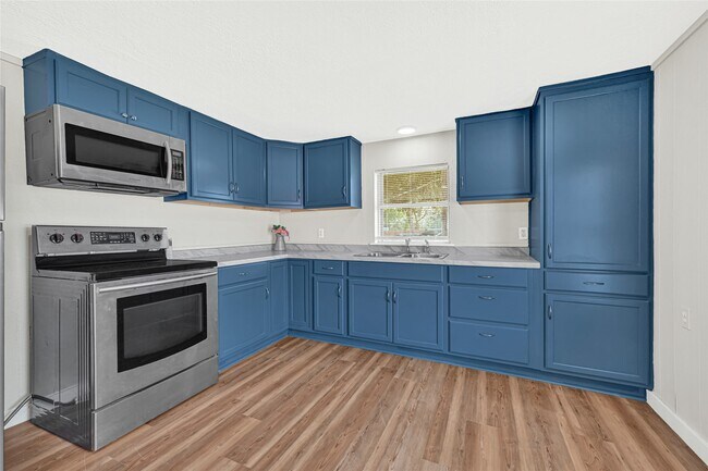 Building Photo - 4568 Dunnam Rd