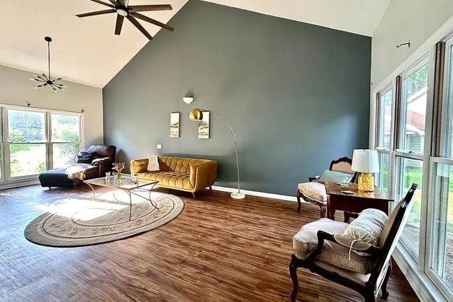 Building Photo - 1501 Buk Ct