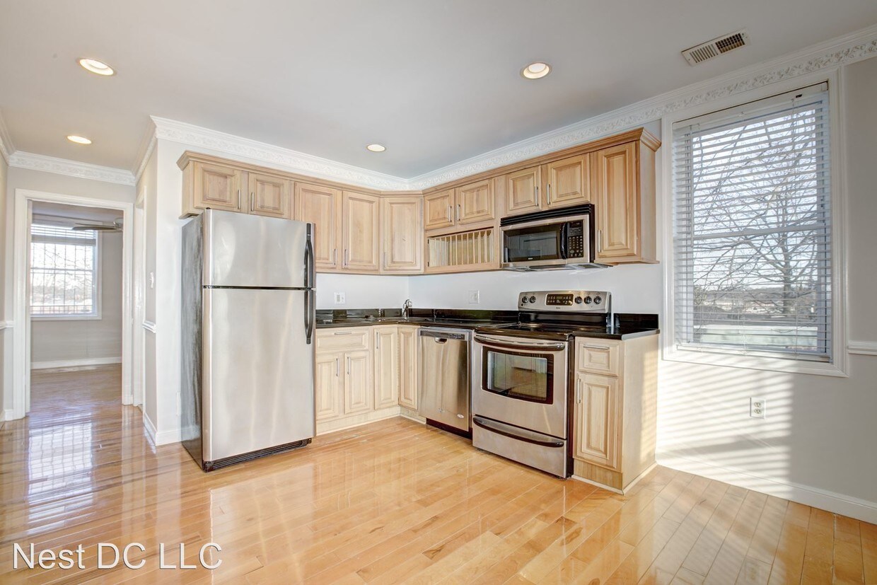 1 br, 1 bath House 19 Galveston Pl SW 201 House Rental in