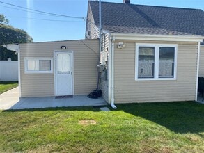 Building Photo - 125 Haven Ln