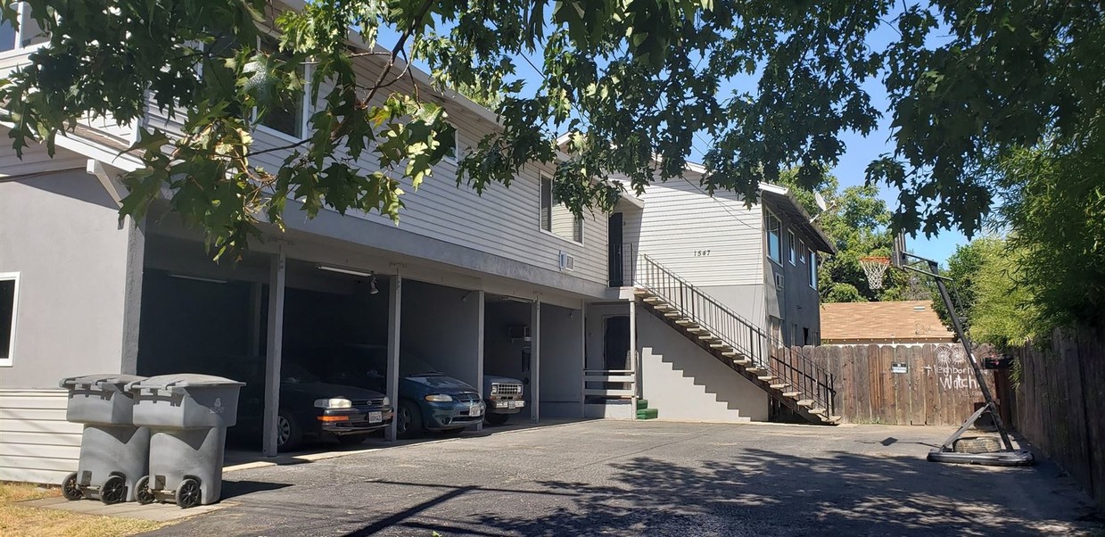 Primary Photo - 1547 2nd Ave