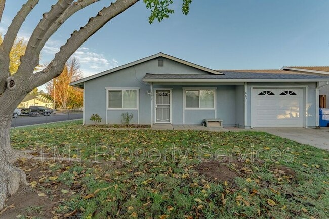 Building Photo - 8631 Hummingbird Way