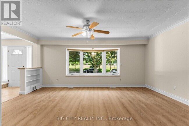 Building Photo - 30 Lozoway Dr