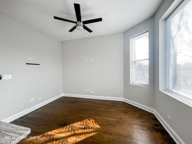 Foto del edificio - 851 N Leavitt St