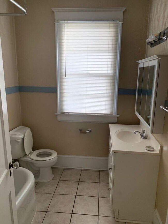 Building Photo - Beautiful Riverside Apartment - No App Fee!
