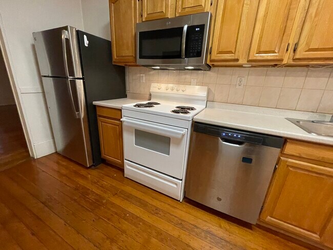 Foto del edificio - 11 Englewood Ave