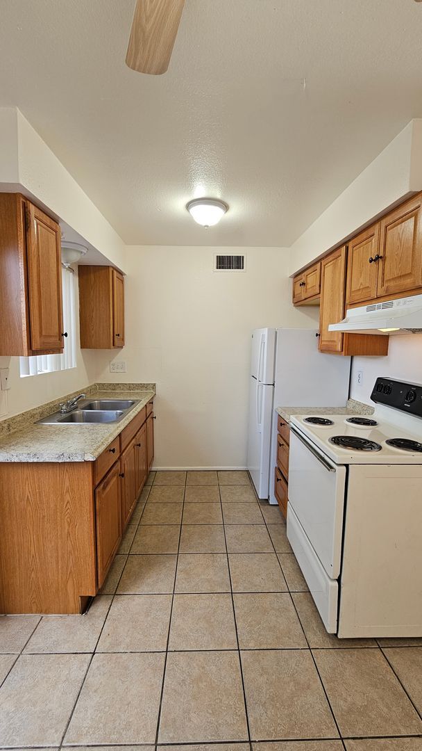Photo - Don't miss this Eastside 2 bedroom/1 bath apartment home! **Move in Special**