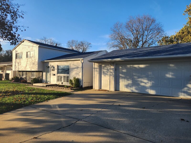 1611 Frazier Ave, Des Moines, IA 50315 House Rental in Des Moines, IA