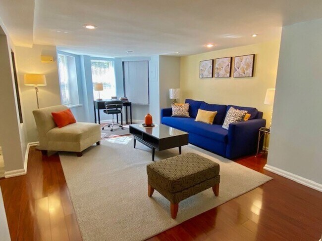 Building Photo - Incredible Find! Stylish Furnished 1 bed 1...