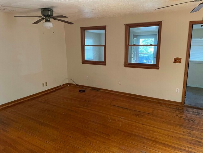 Foto del edificio - 289 N Midler Ave