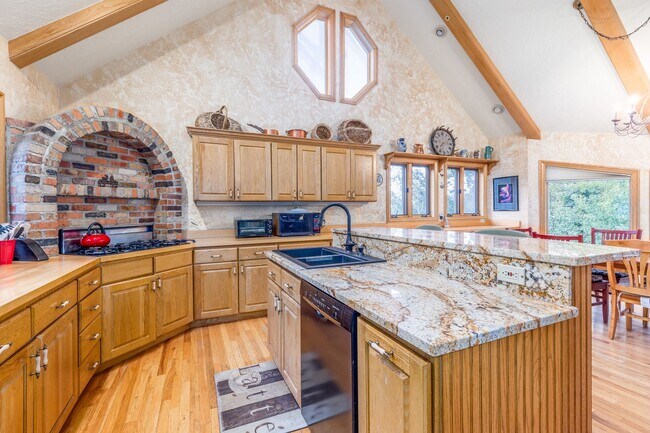 Building Photo - 2524 Aspen Springs Dr