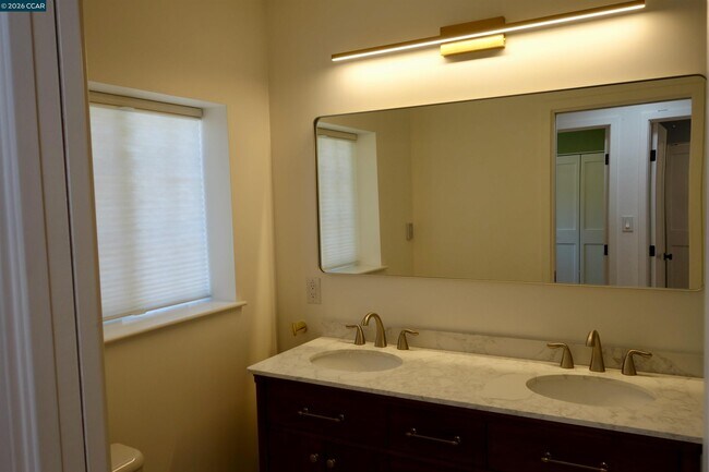 Foto del edificio - 2591 Walnut Blvd
