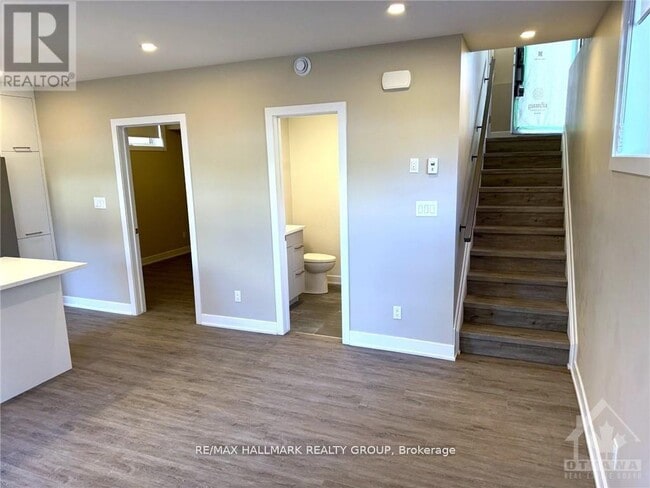 Building Photo - 316 Mona Ave