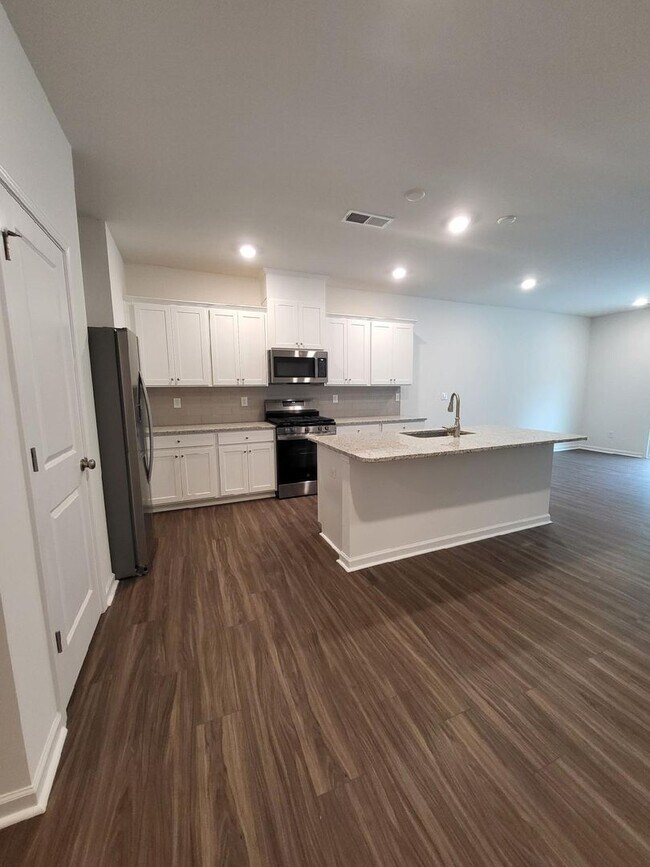 Foto del edificio - New Construction 3BR/2.5BA Townhome in Pip...