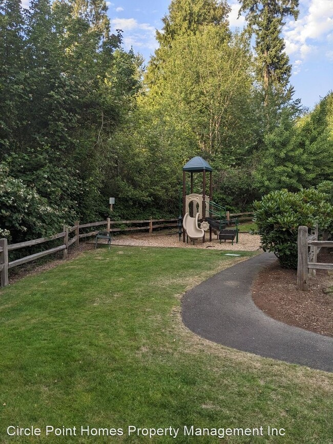Foto del edificio - 3 br, 2.5 bath House - 19300 24th Ave SE
