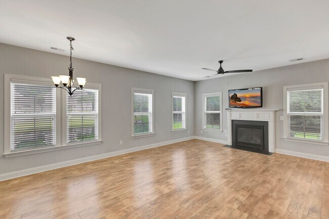 Building Photo - Upgraded 5BR Home in Tupelo with Pond Views