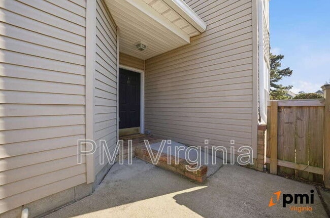 Building Photo - 417 Adkins Arch