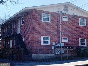 Building Photo - 420 Rawson St SW