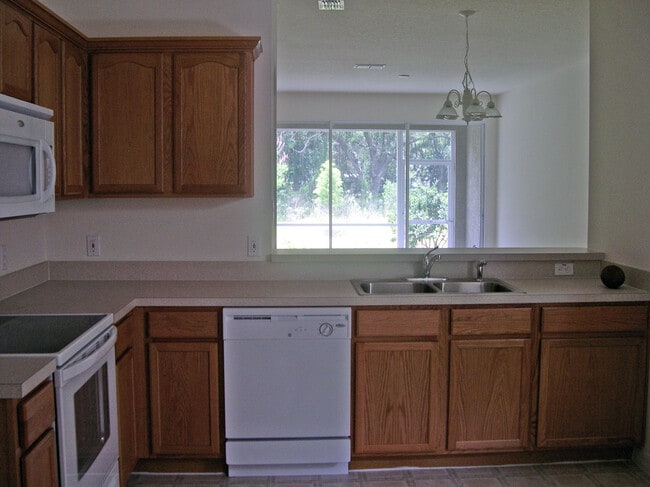 Building Photo - 4132 Bismarck Palm Dr