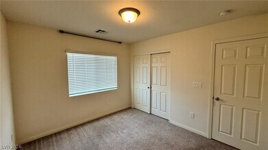 Building Photo - 5035 Lakewood Creek Ave
