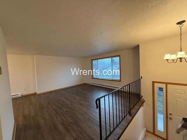 Building Photo - 11923-11925 Railroad Circle