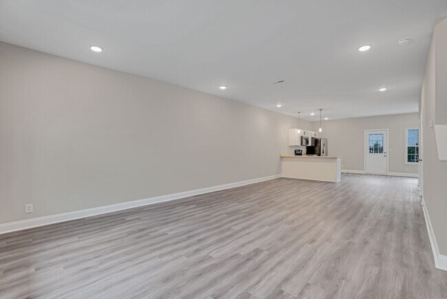 Foto del edificio - 156 Excell Rd