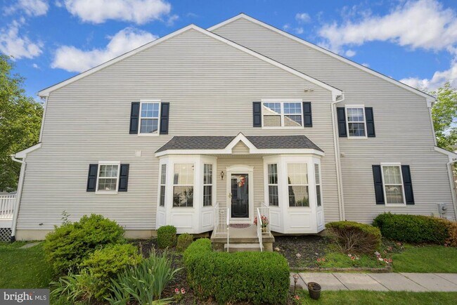 Building Photo - 33 Weaver Dr