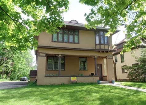 Primary Photo - 322 Augusta Ave